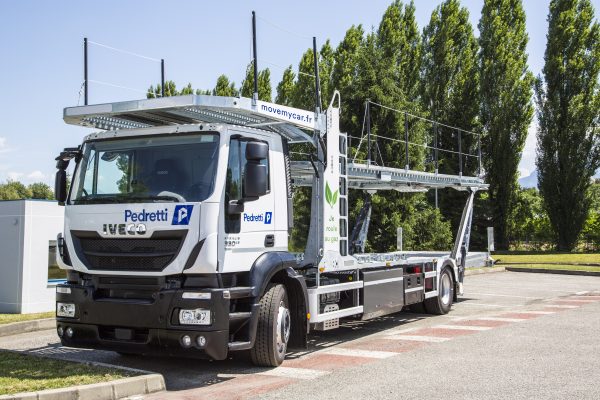 Transport de voiture : location d'un camion porte-voiture - Disposeo