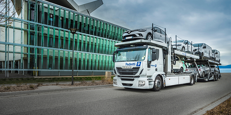 Camion transporteur de voitures